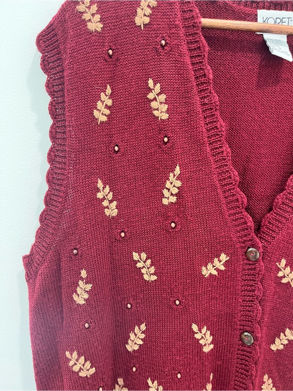 KORET Vintage Burgundy Embroidered Knit Floral Paisley Vest w/ Scalloped Edges - Picture 3 of 7